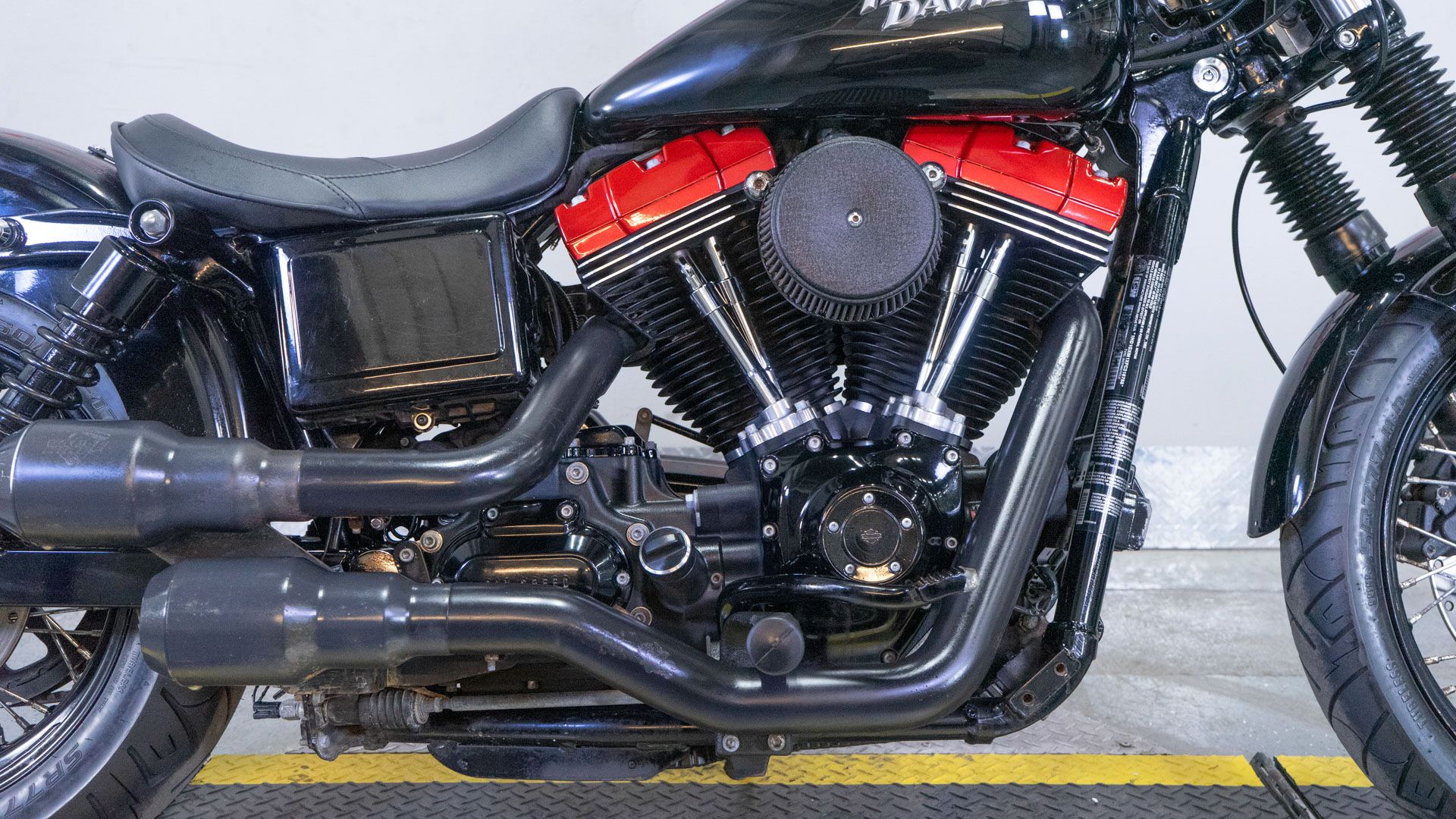2015 Harley-Davidson Dyna Street Bob in Sacramento, California - Photo 11