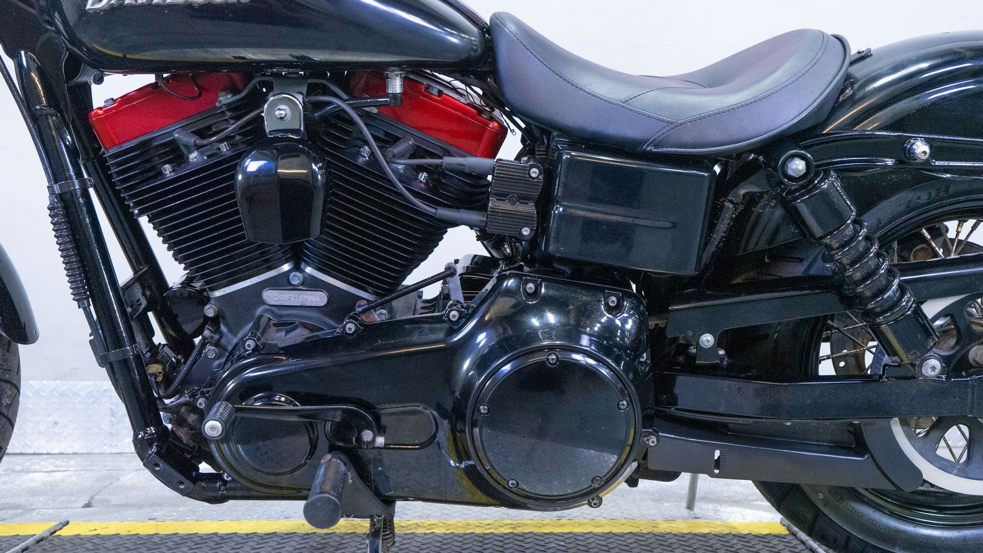 2015 Harley-Davidson Dyna Street Bob in Sacramento, California - Photo 17