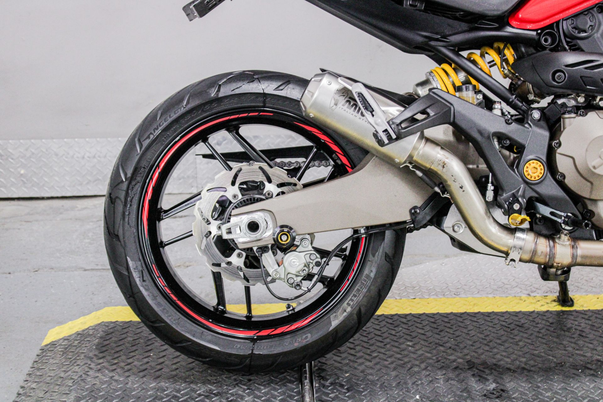 2015 Ducati Monster 821 in Sacramento, California - Photo 4