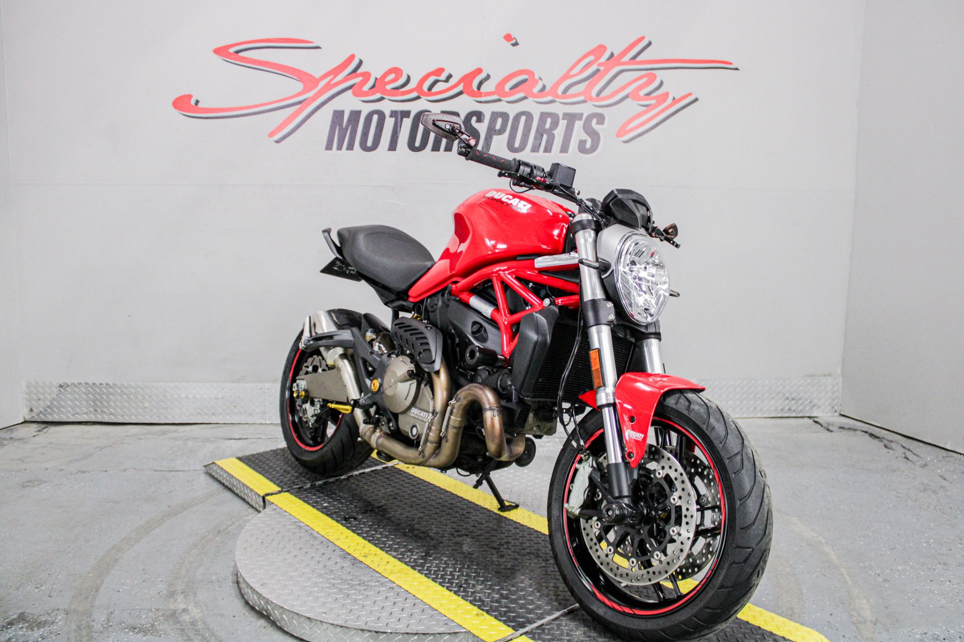 2015 Ducati Monster 821 in Sacramento, California - Photo 13