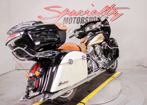 2015 Indian Motorcycle Roadmaster™ in Sacramento, California - Photo 5