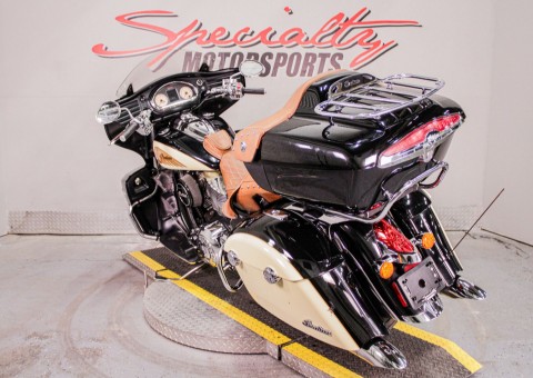 2015 Indian Motorcycle Roadmaster™ in Sacramento, California - Photo 7