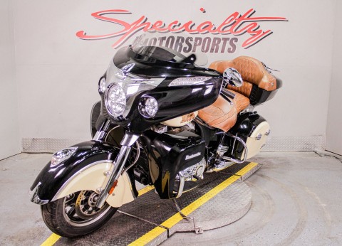 2015 Indian Motorcycle Roadmaster™ in Sacramento, California - Photo 10