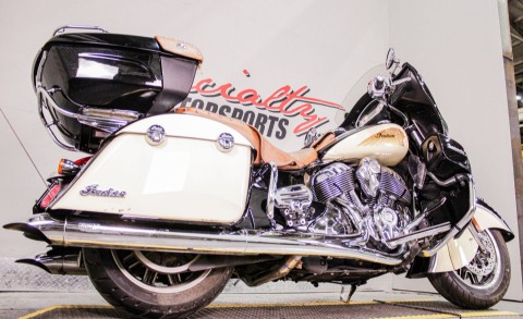 2015 Indian Motorcycle Roadmaster™ in Sacramento, California - Photo 15