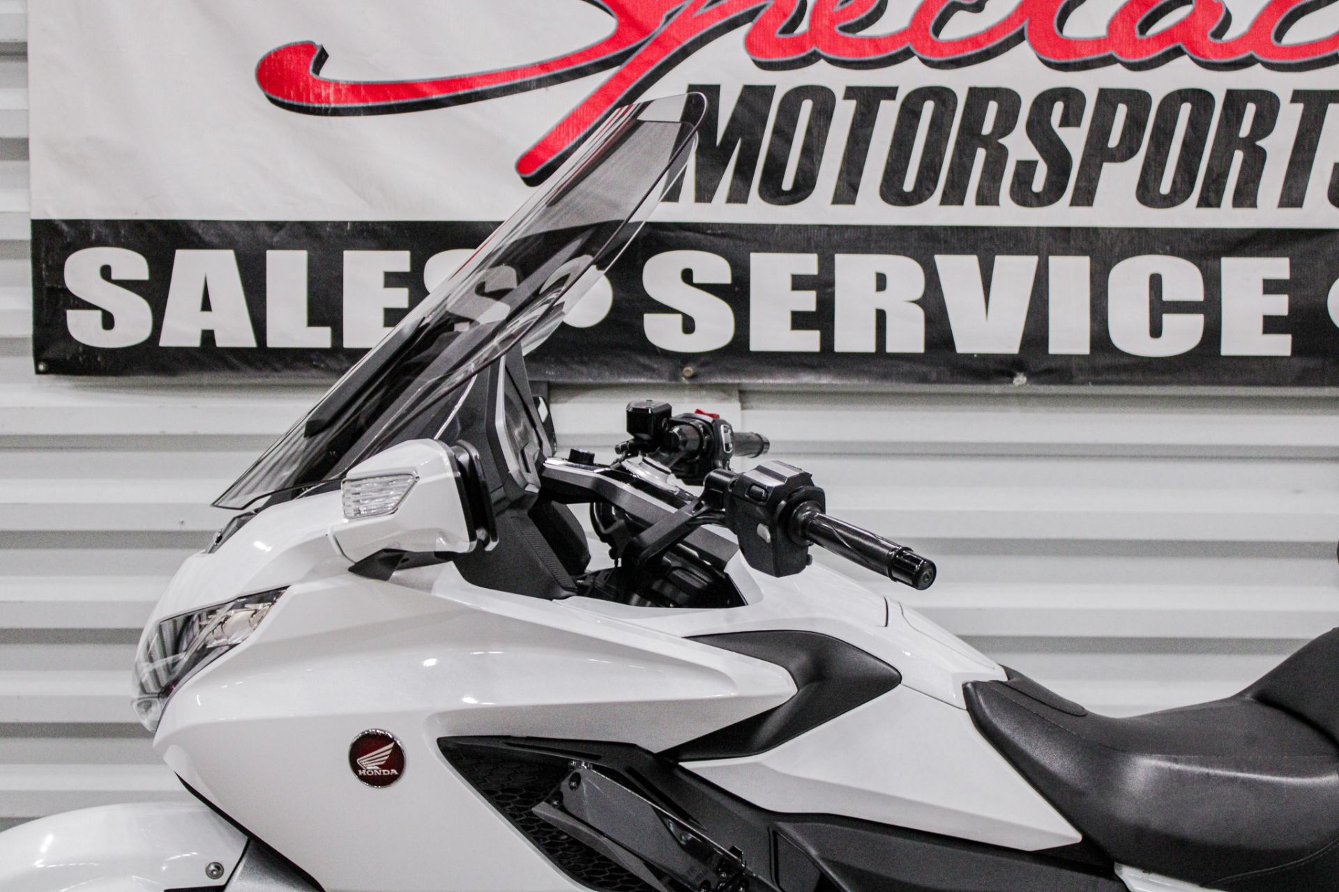 Rear Right Side Angle - Photo 5