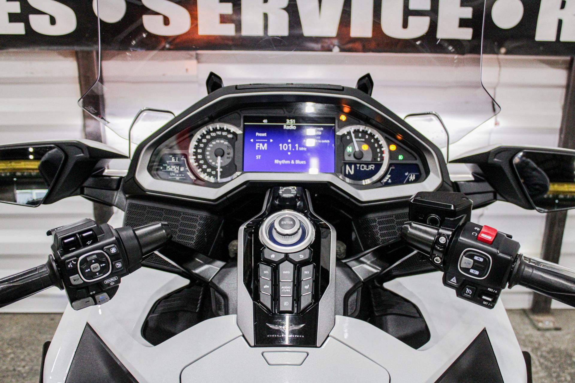 Dashboard - Photo 15