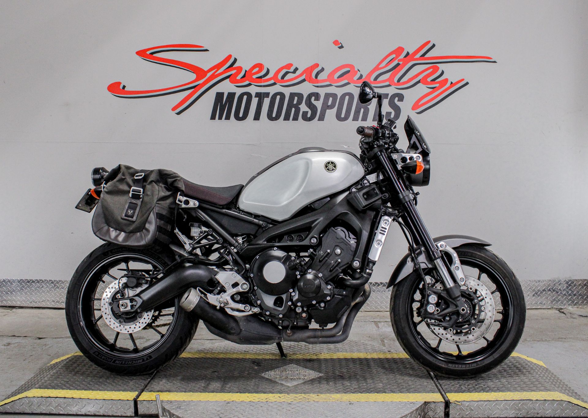 Yamaha XSR900 Image