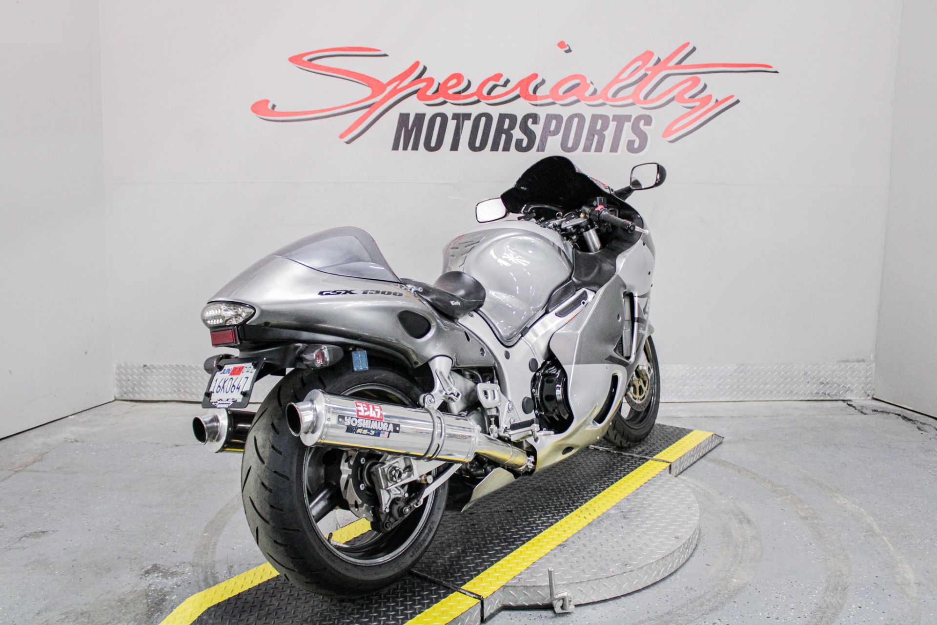 Rear Right Side Angle - Photo 5