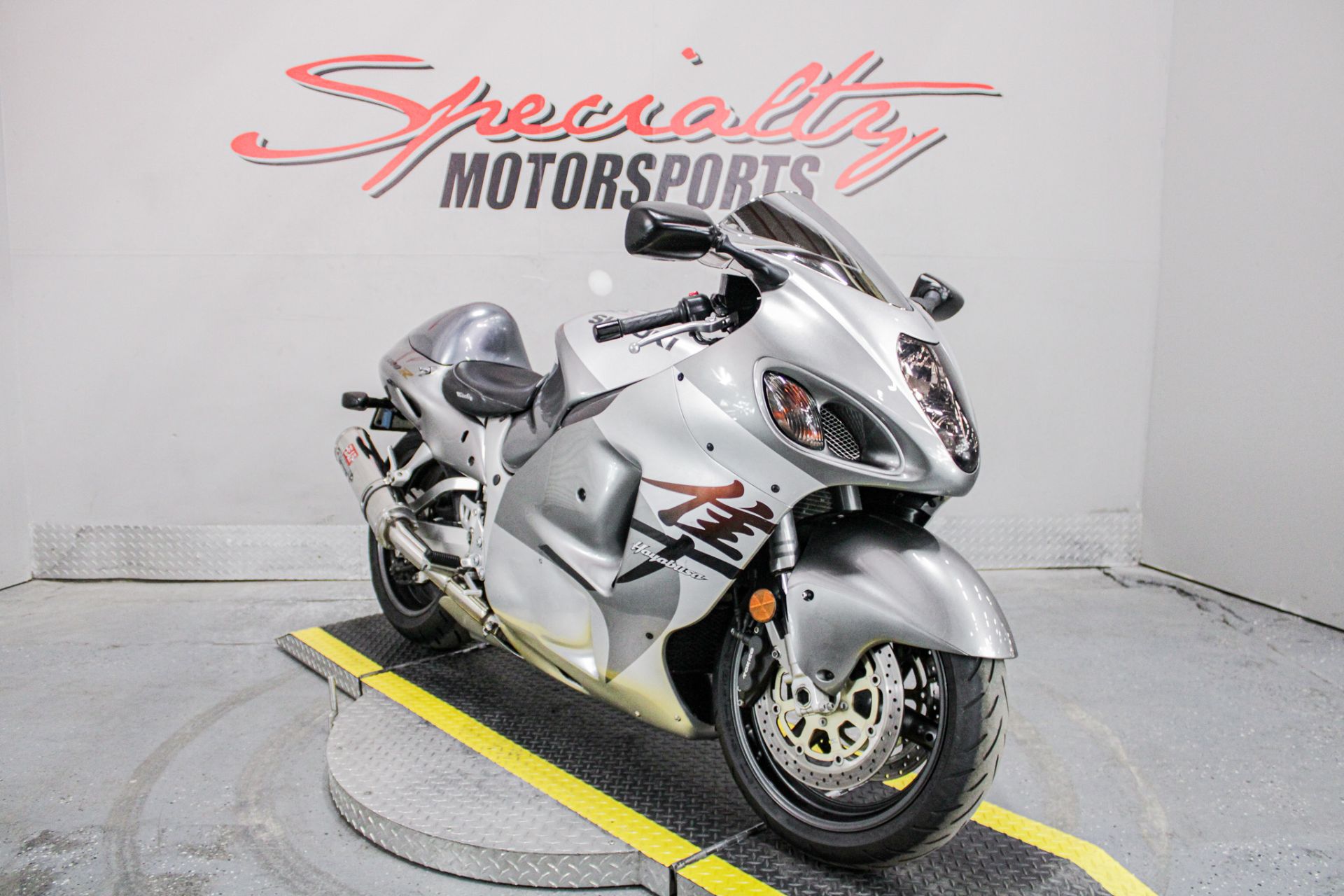 Front Right Side View - Photo 12