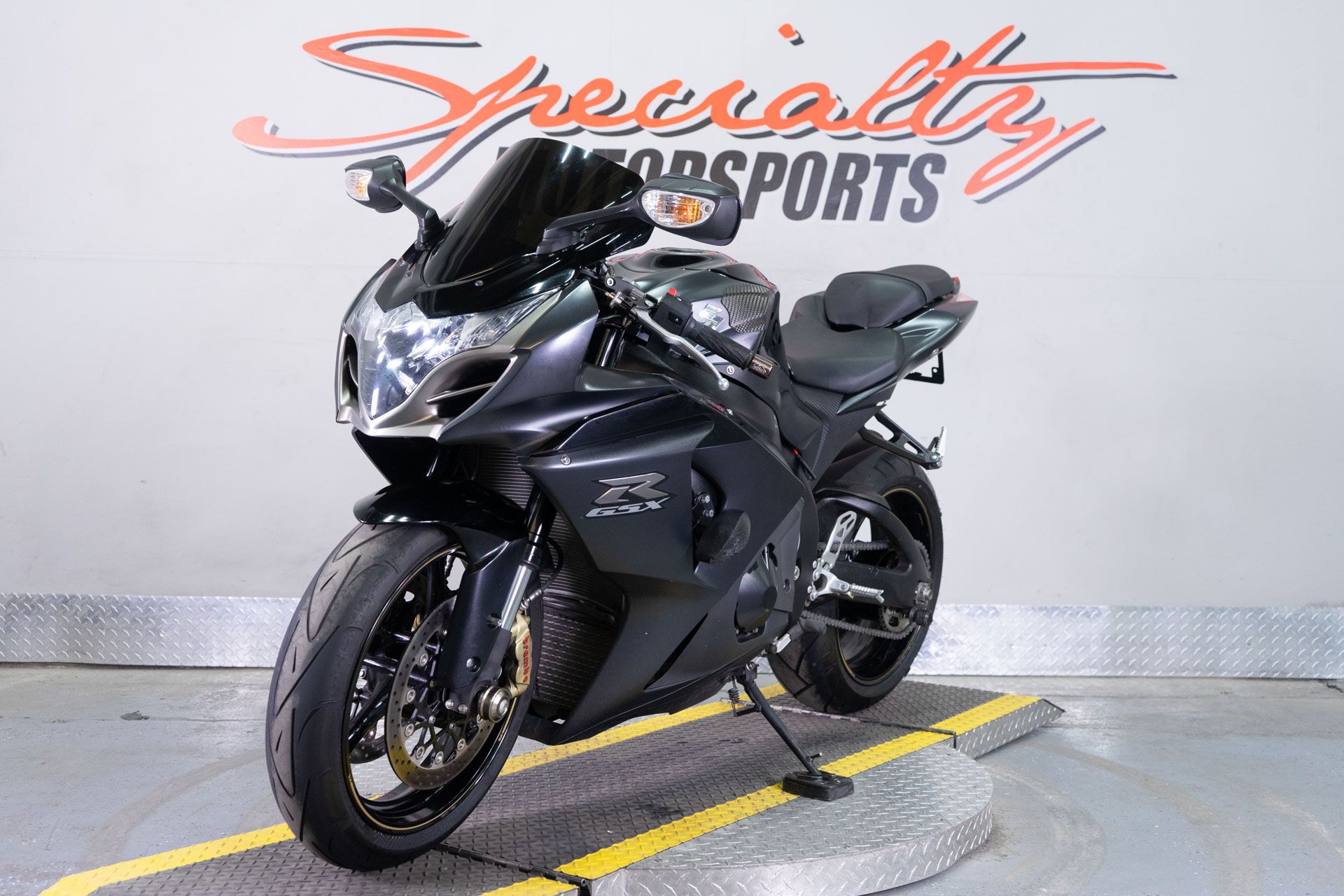 2013 Suzuki GSX-R1000™ in Sacramento, California - Photo 3