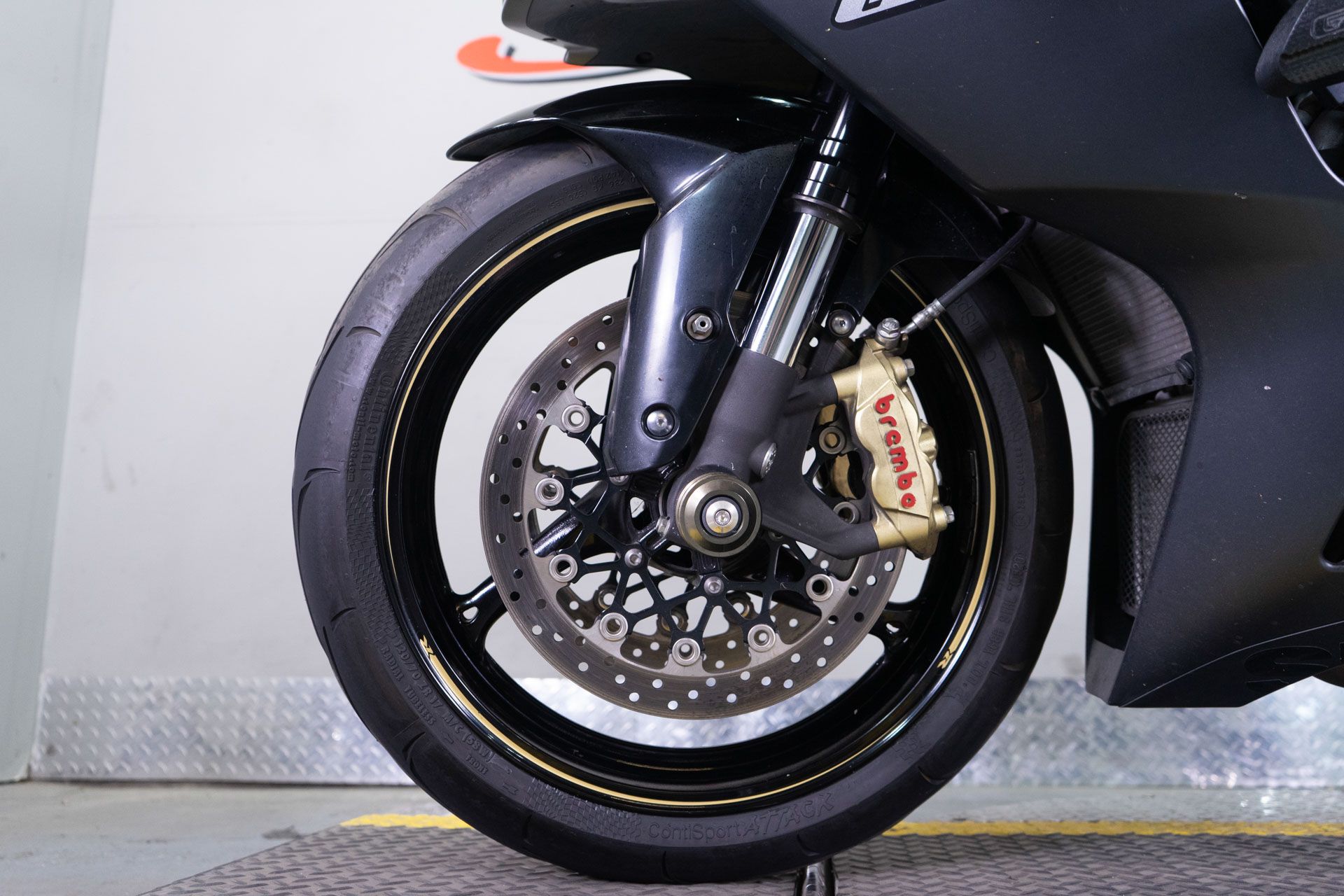 2013 Suzuki GSX-R1000™ in Sacramento, California - Photo 15