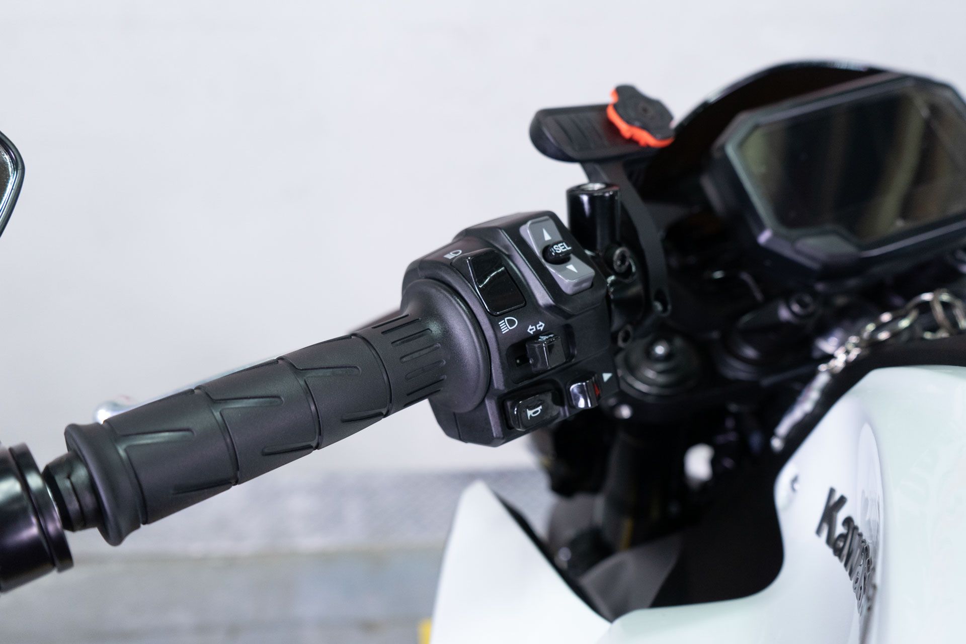 2022 Kawasaki Z900 ABS in Sacramento, California - Photo 14