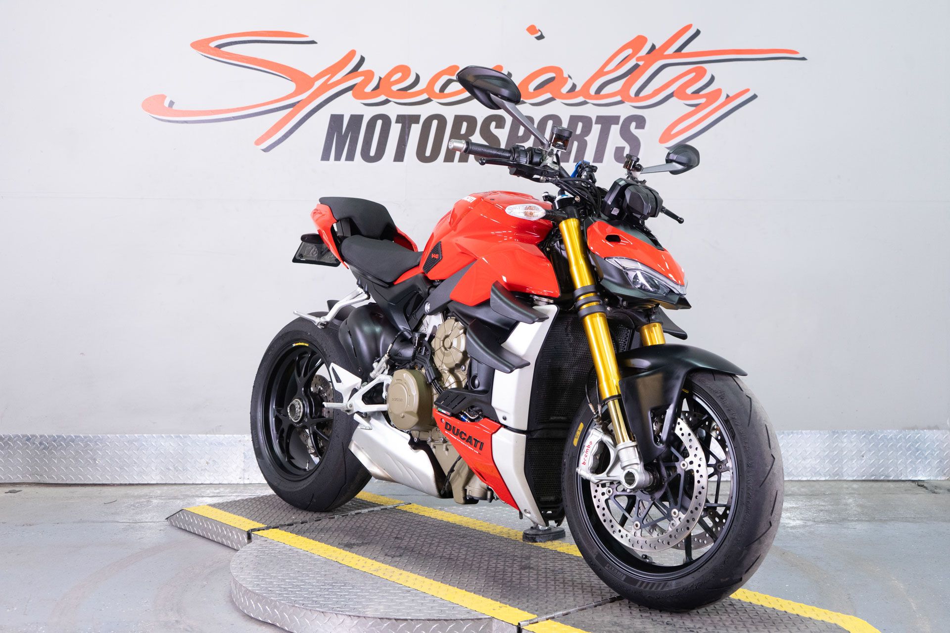 2021 Ducati Streetfighter V4 S in Sacramento, California - Photo 2