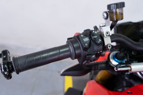 2021 Ducati Streetfighter V4 S in Sacramento, California - Photo 13