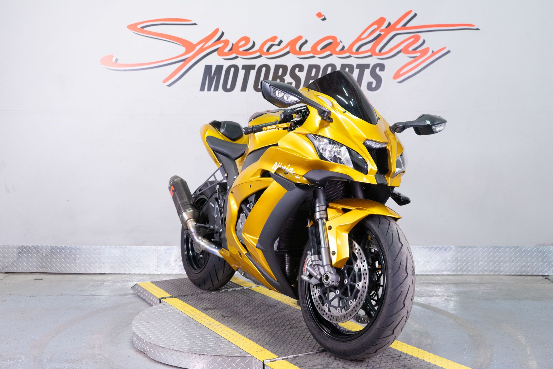 2016 Kawasaki Ninja ZX-10R in Sacramento, California - Photo 2