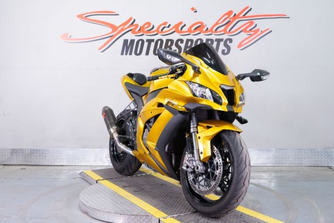 2016 Kawasaki Ninja ZX-10R in Sacramento, California - Photo 2