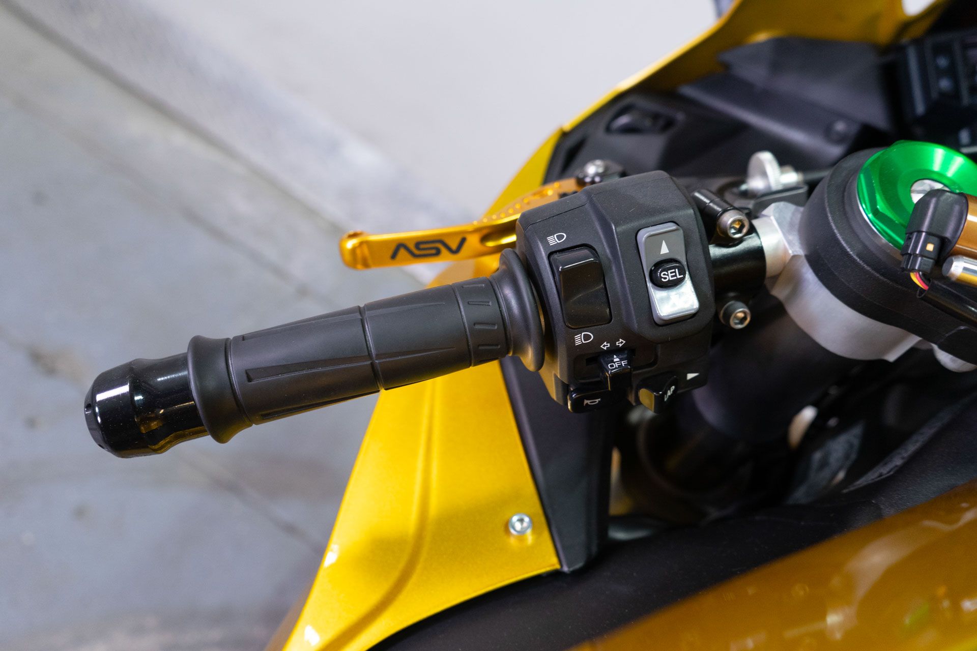 2016 Kawasaki Ninja ZX-10R in Sacramento, California - Photo 13