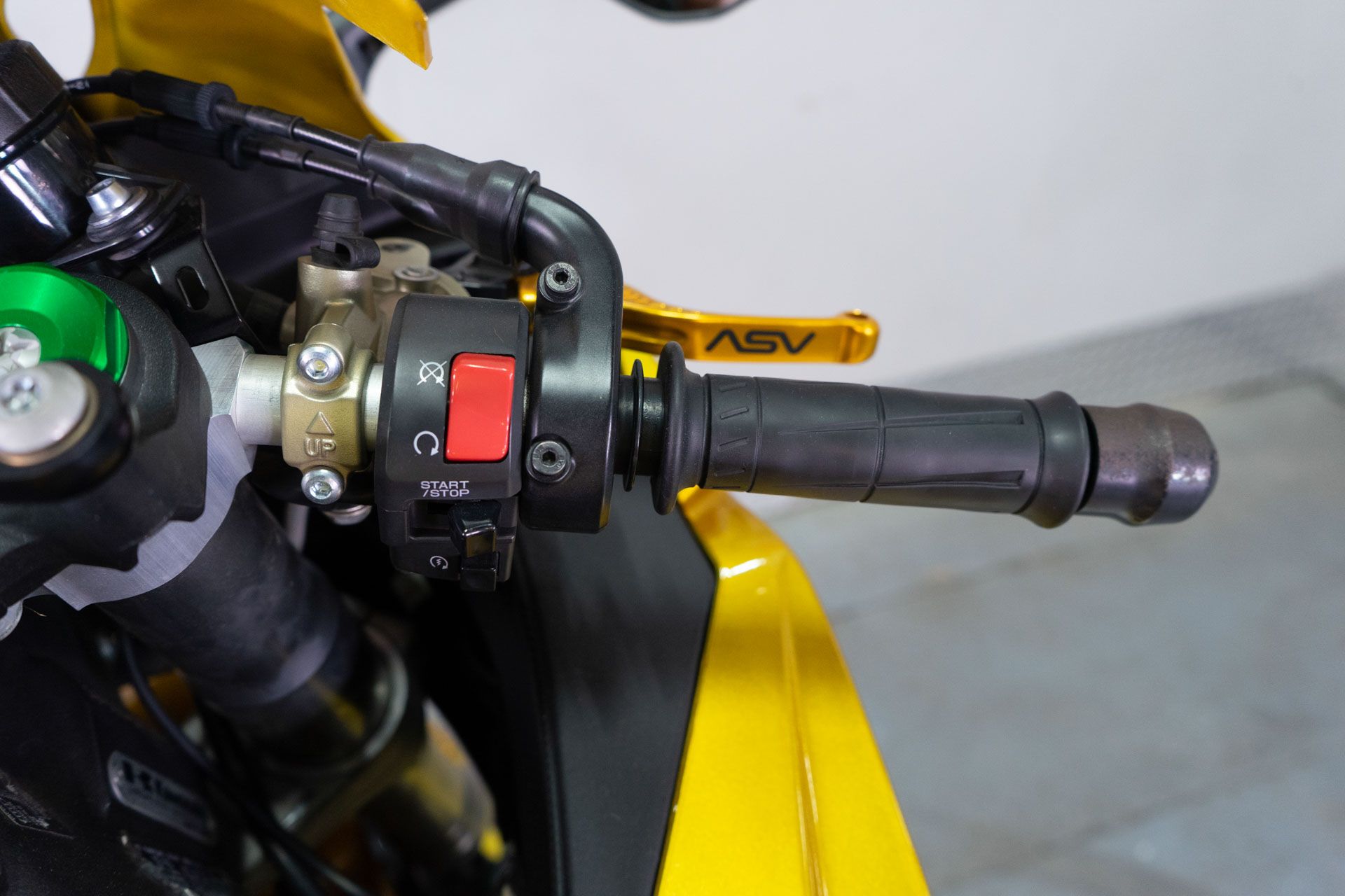 2016 Kawasaki Ninja ZX-10R in Sacramento, California - Photo 14