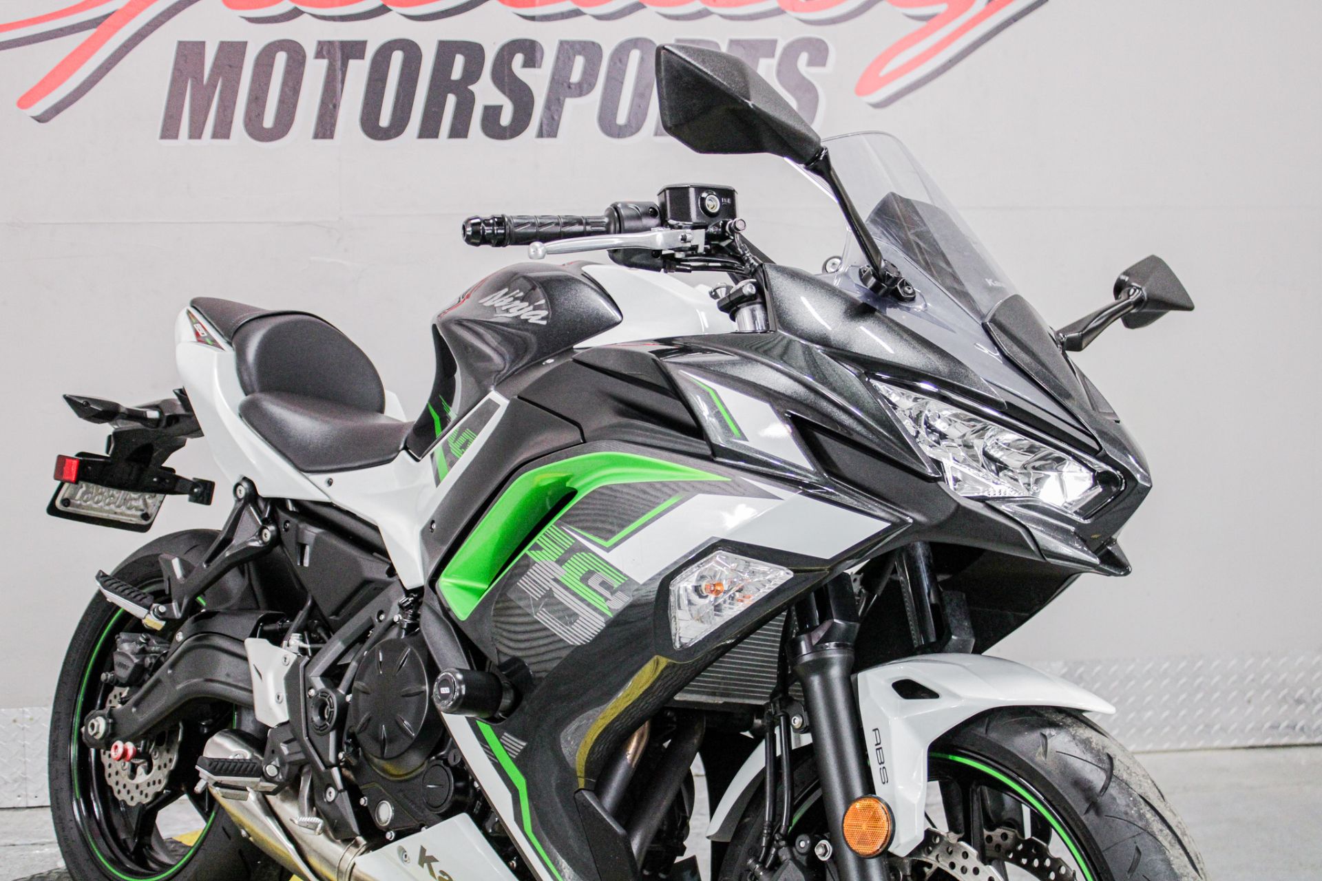 Front Right Zoomed In - Photo 14