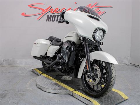 2018 Harley-Davidson Street Glide® Special in Sacramento, California - Photo 13