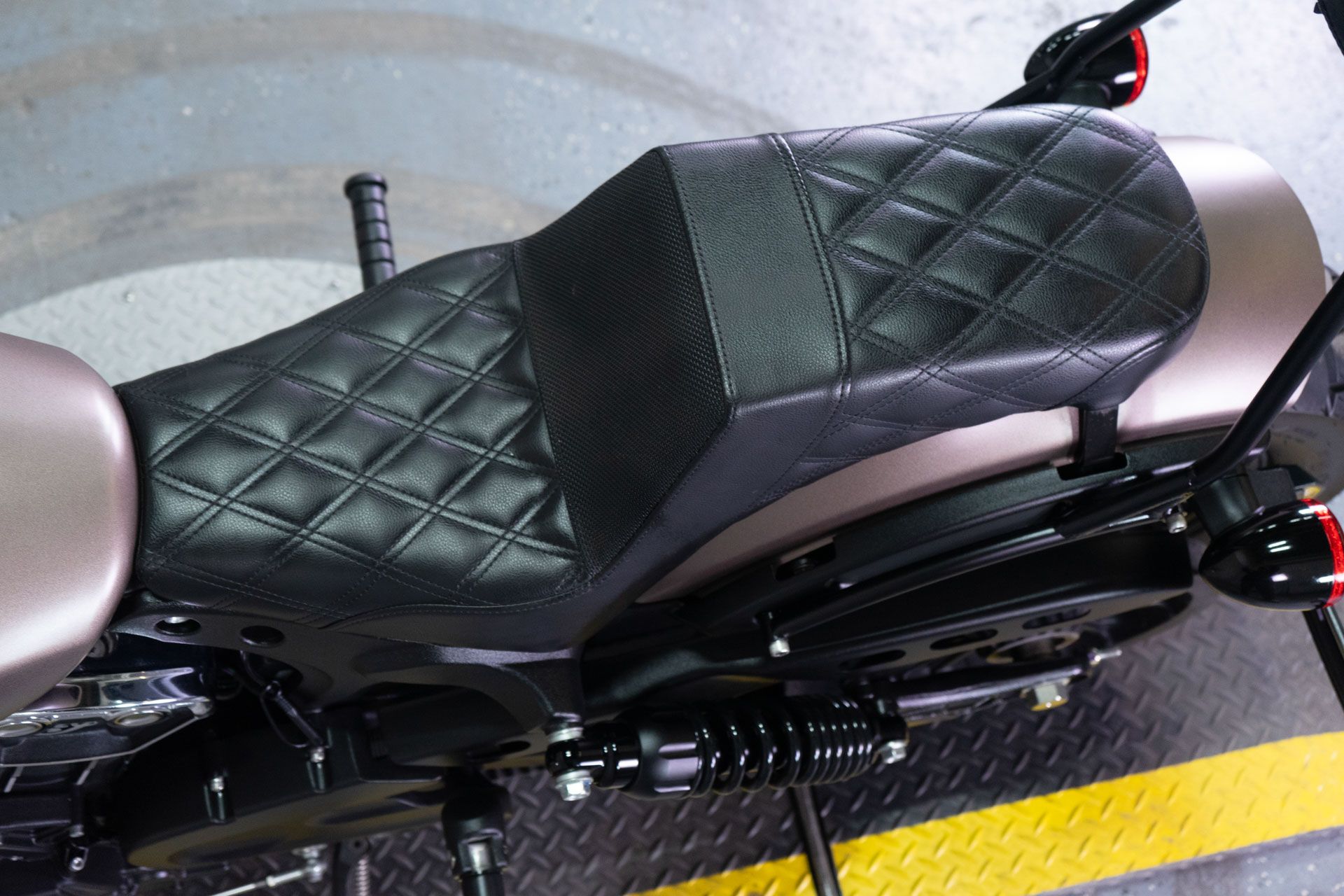 2019 Indian Motorcycle Scout® Bobber ABS in Sacramento, California - Photo 16