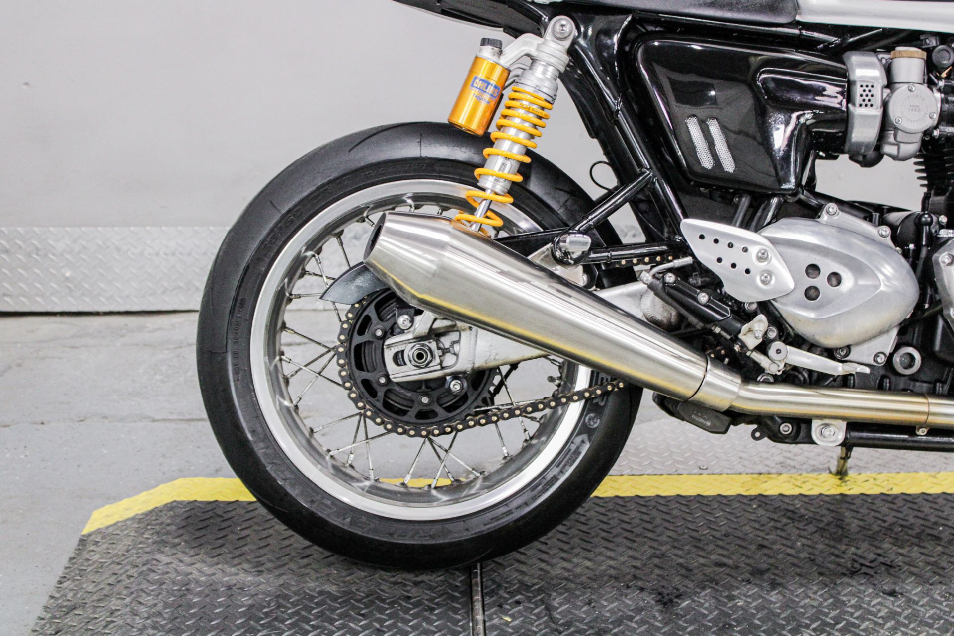 2018 Triumph Thruxton 1200 R in Sacramento, California - Photo 4