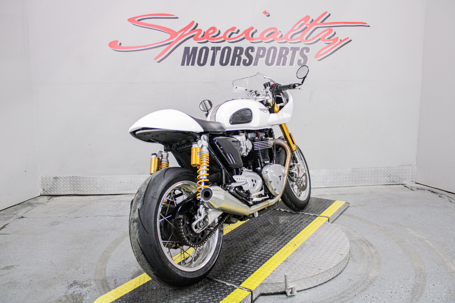 2018 Triumph Thruxton 1200 R in Sacramento, California - Photo 5