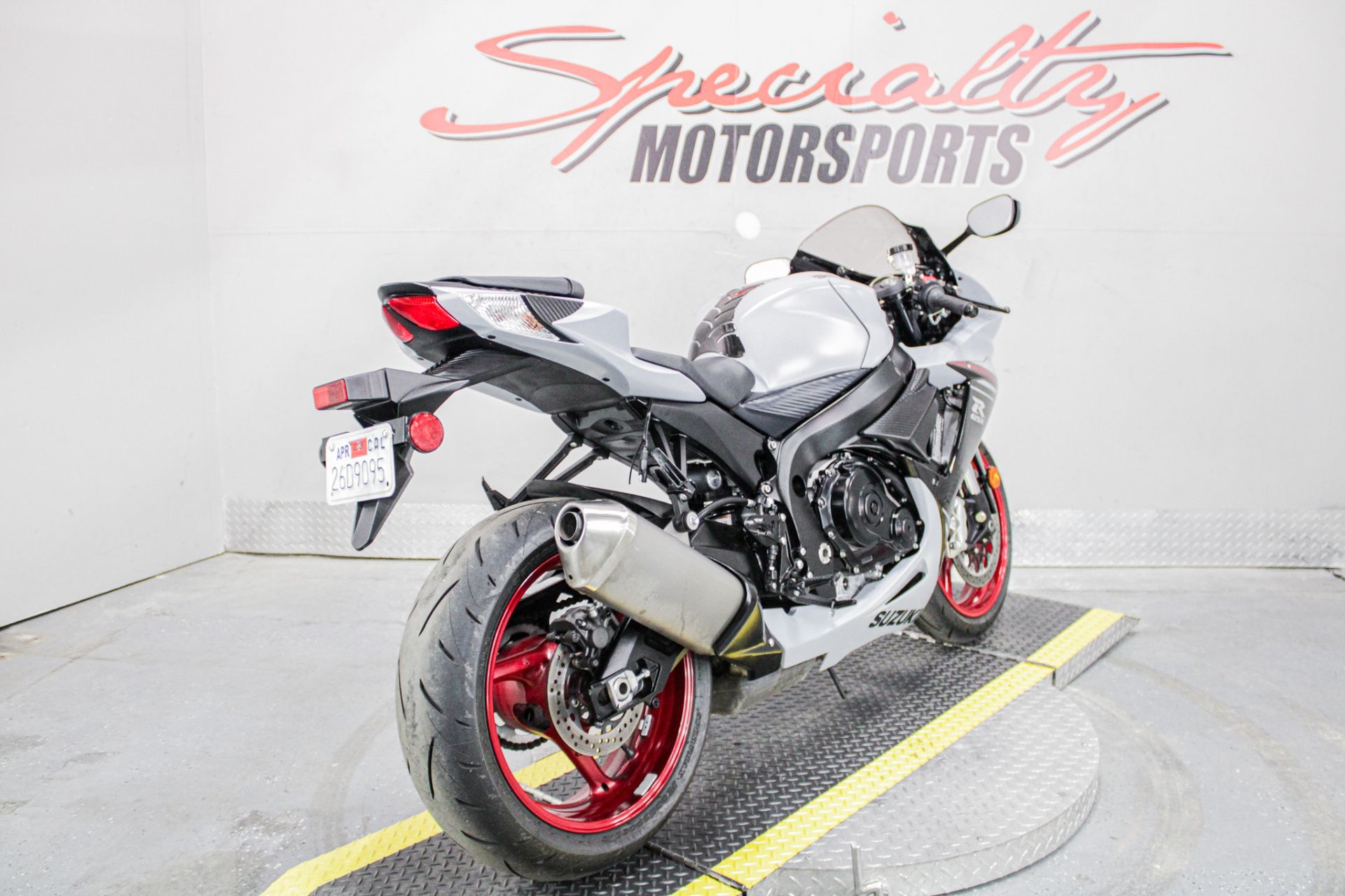 Rear Right Side Angle - Photo 5