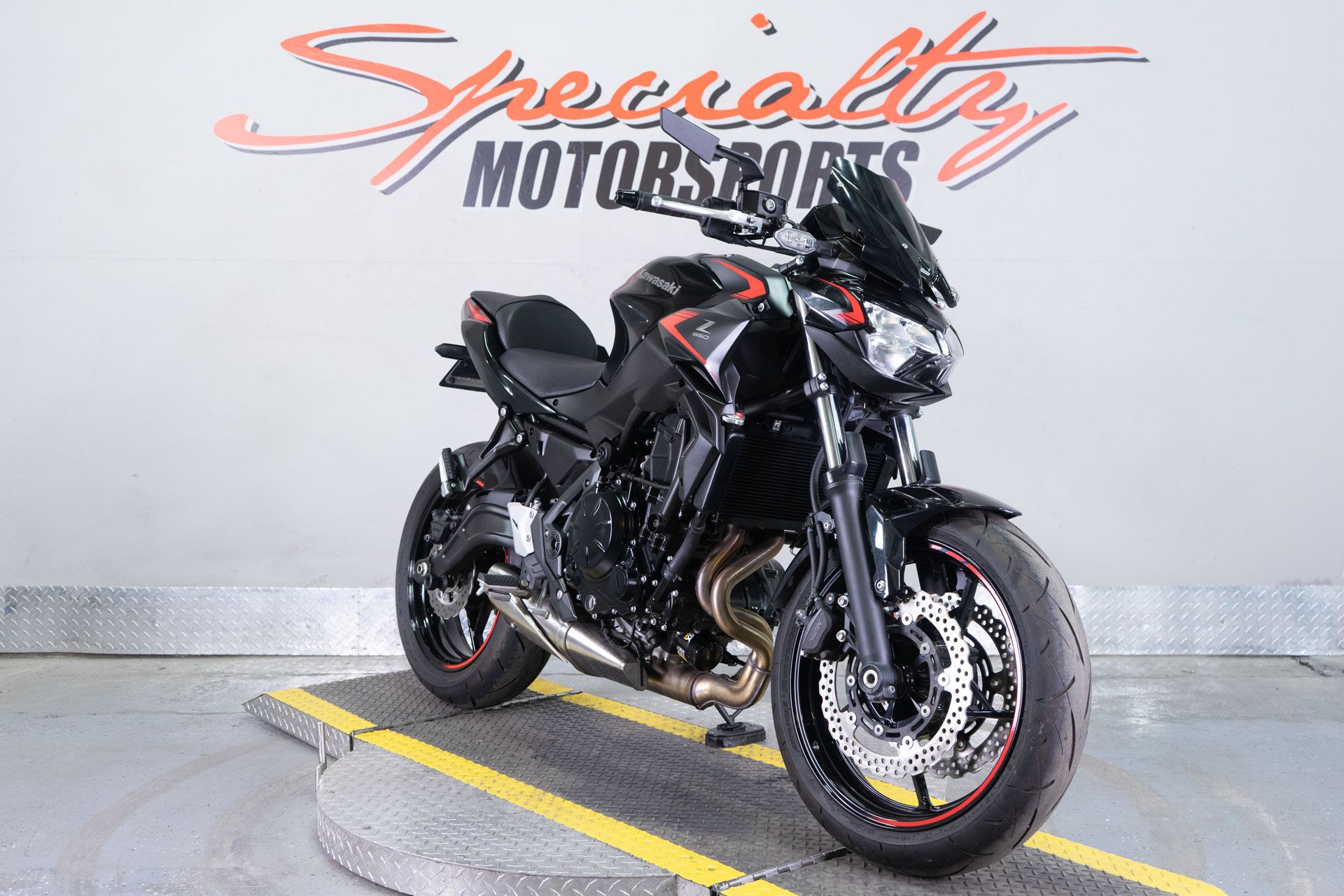 2023 Kawasaki Z650 in Sacramento, California - Photo 2