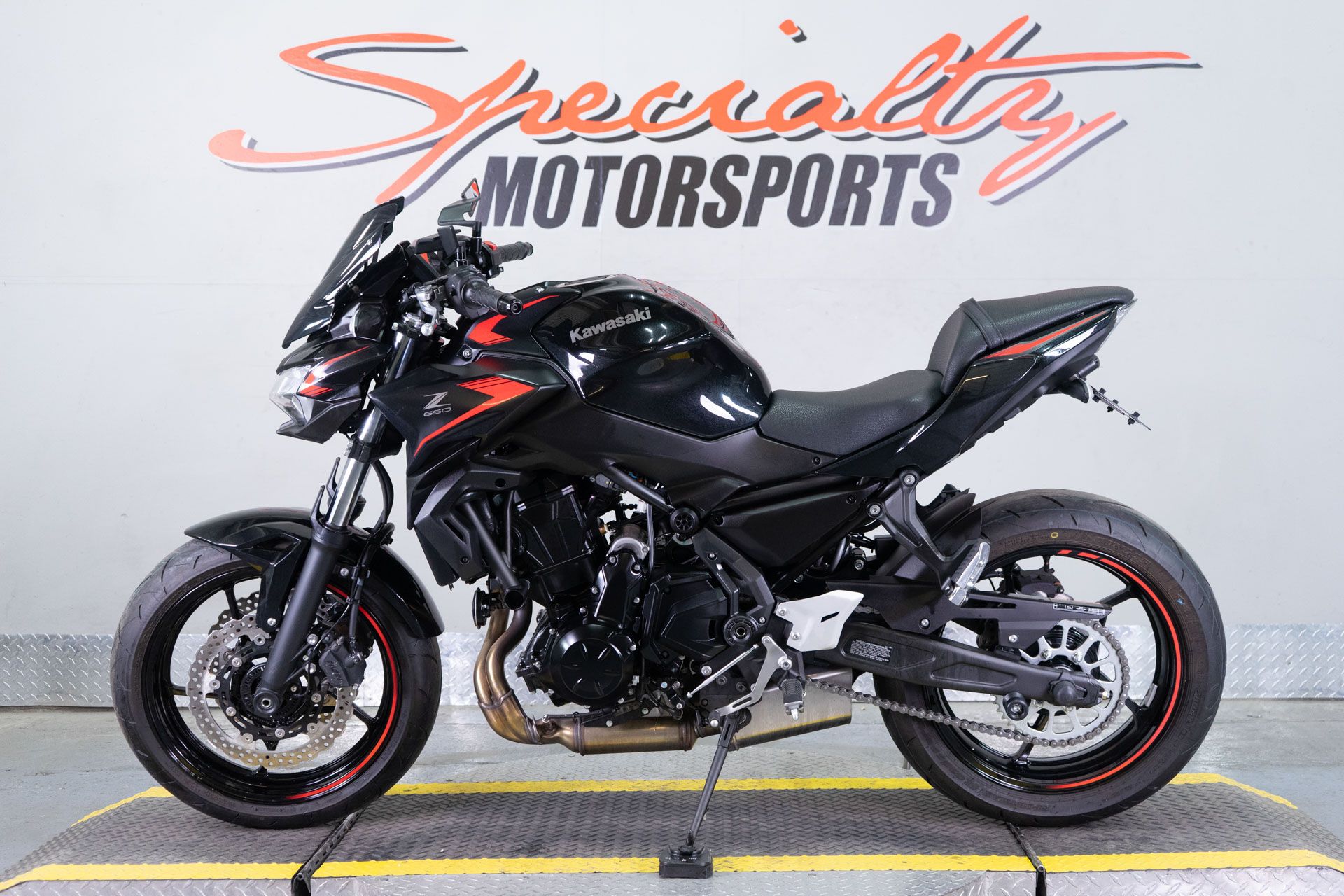 2023 Kawasaki Z650 in Sacramento, California - Photo 4