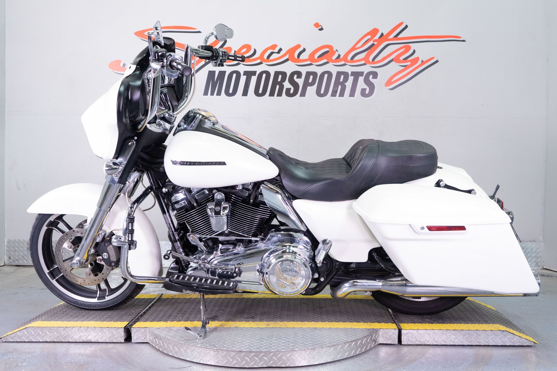 2018 Harley-Davidson Street Glide® in Sacramento, California - Photo 4