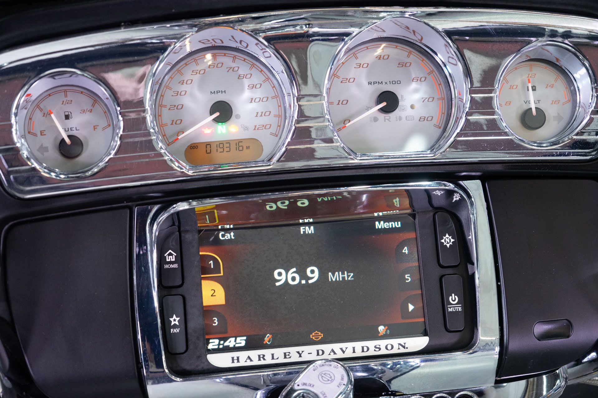 2018 Harley-Davidson Street Glide® in Sacramento, California - Photo 18