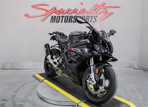 BMWK01726 - 2024 - BMW - S 1000 RR Front Right Side View - Photo 13