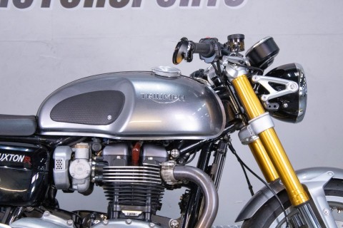 2016 Triumph Thruxton 1200 R in Sacramento, California - Photo 2