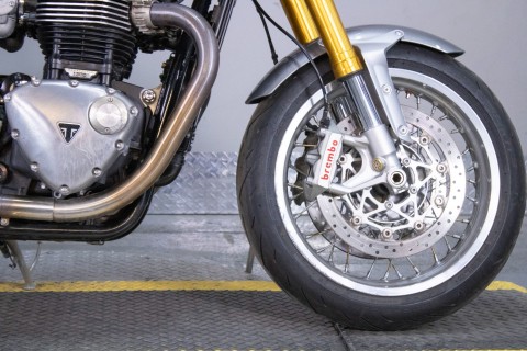 2016 Triumph Thruxton 1200 R in Sacramento, California - Photo 3