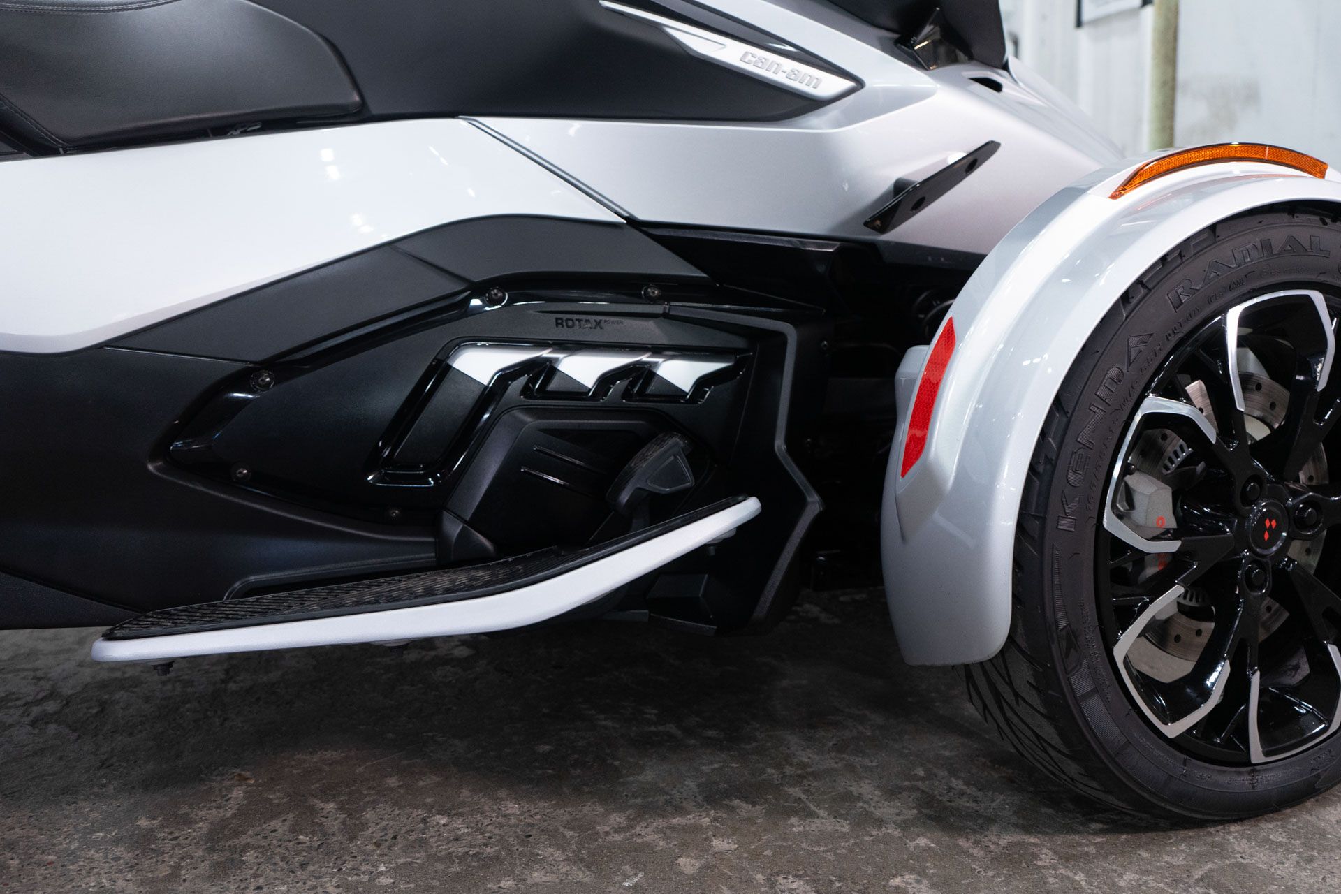 2023 Can-Am Spyder RT Limited in Sacramento, California - Photo 17