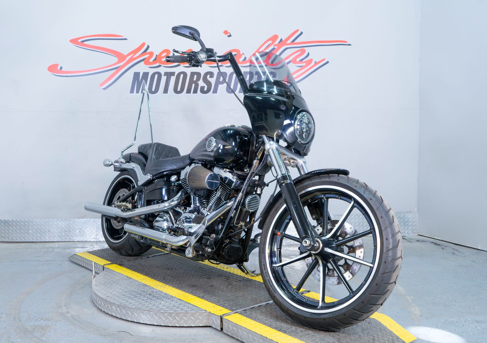 2016 Harley-Davidson Breakout® in Sacramento, California - Photo 2