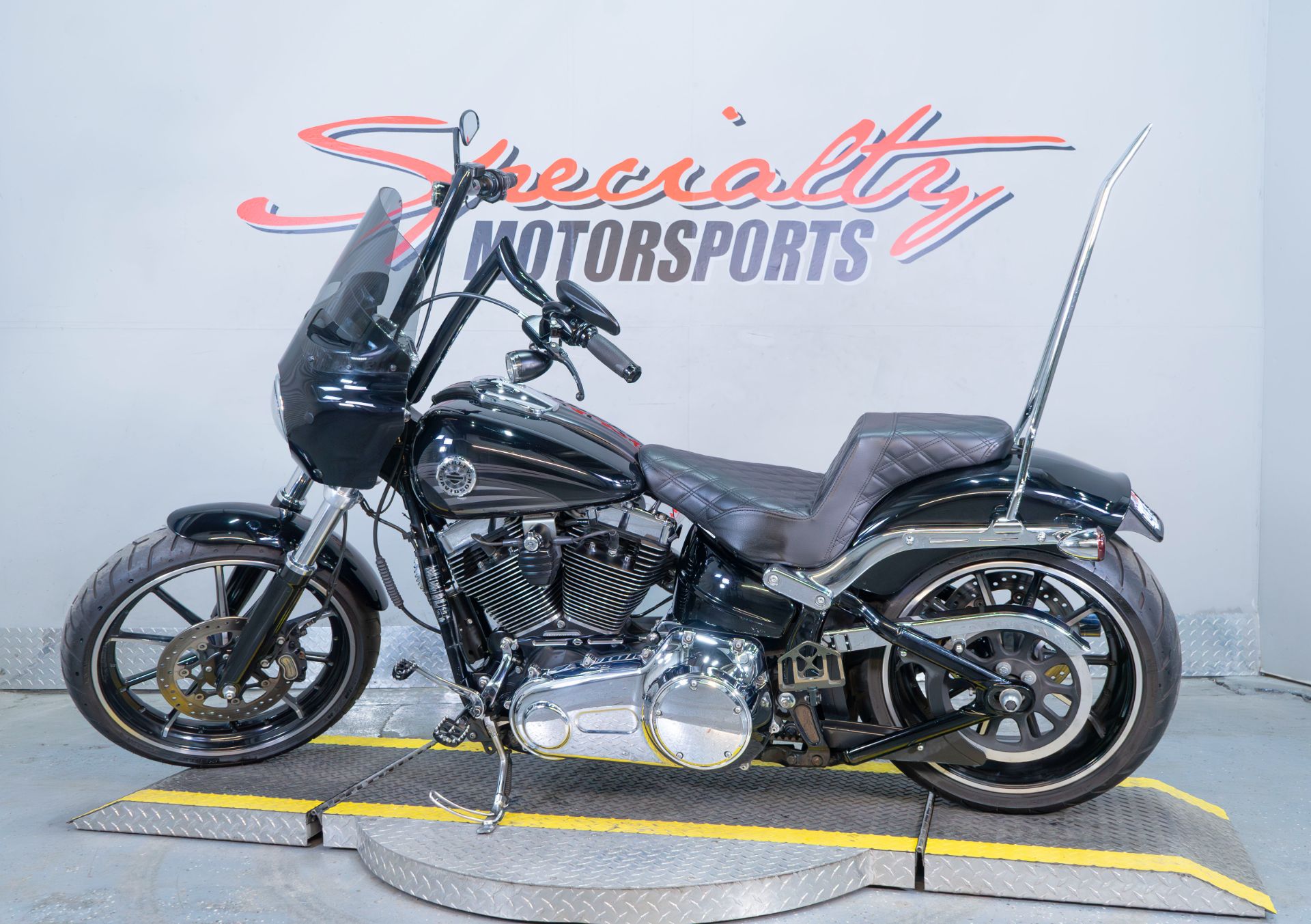 2016 Harley-Davidson Breakout® in Sacramento, California - Photo 5