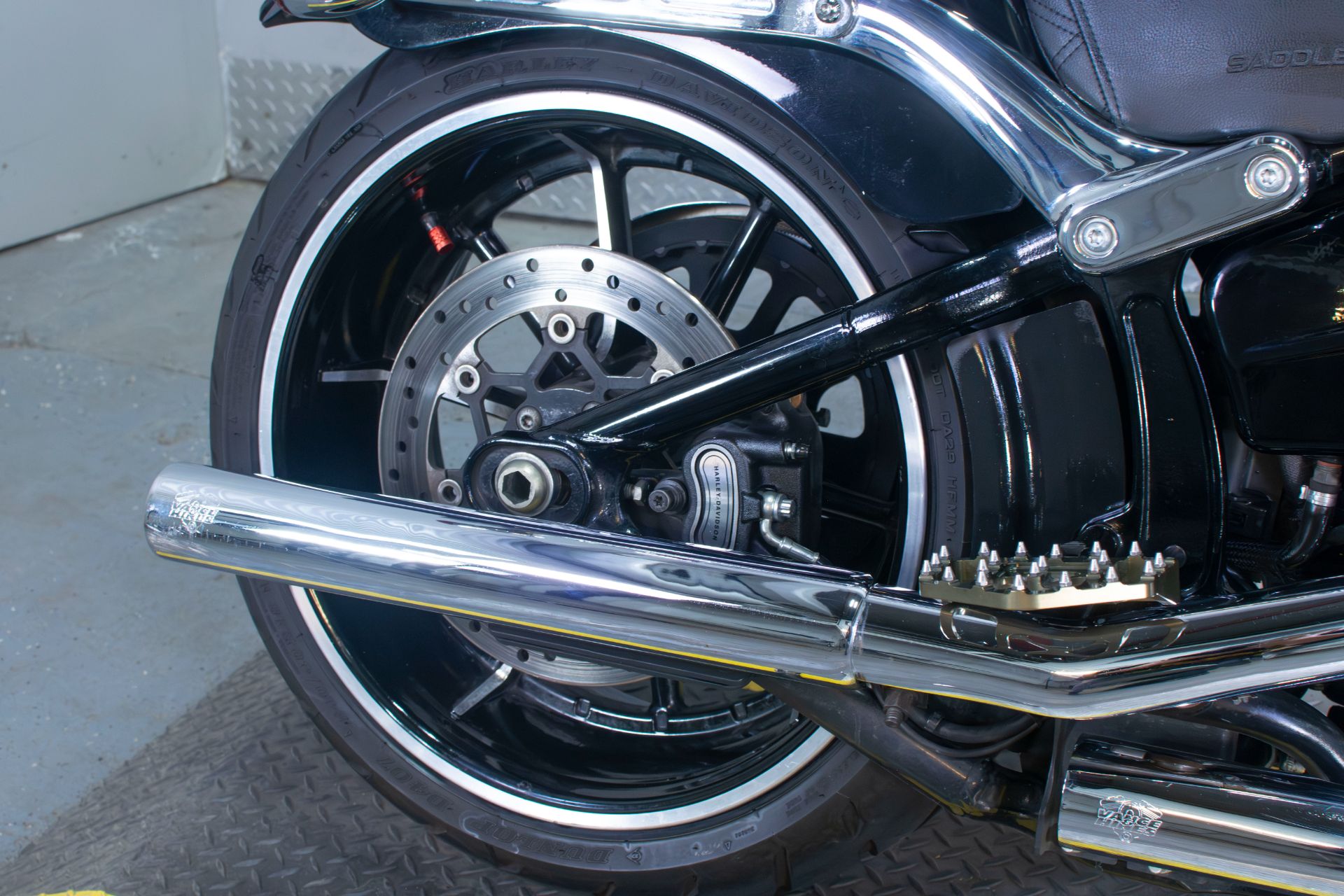 2016 Harley-Davidson Breakout® in Sacramento, California - Photo 10