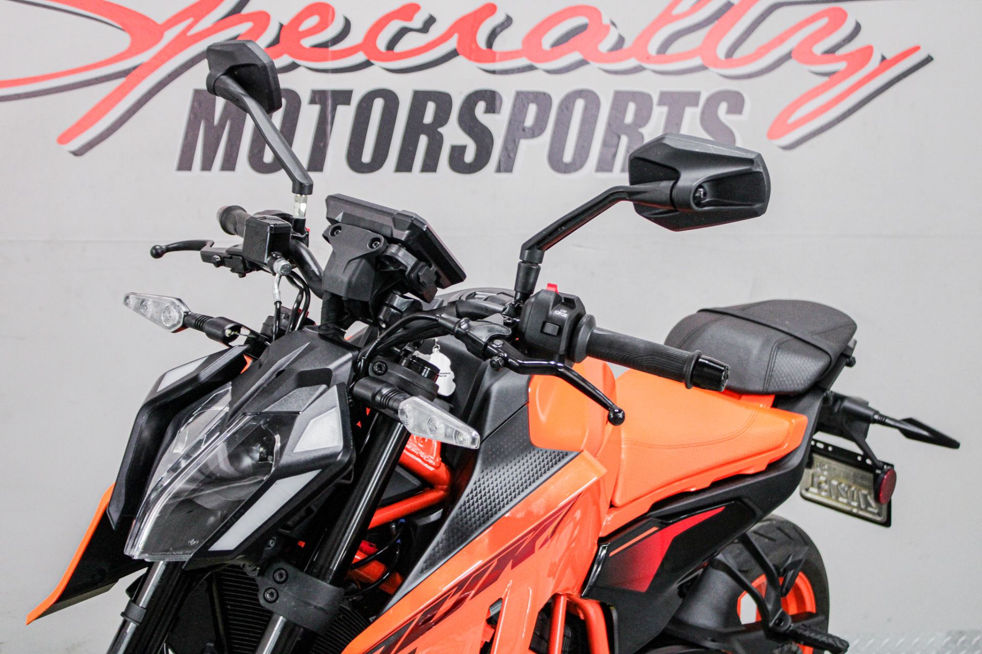 Front Left Zoomed In - Photo 11