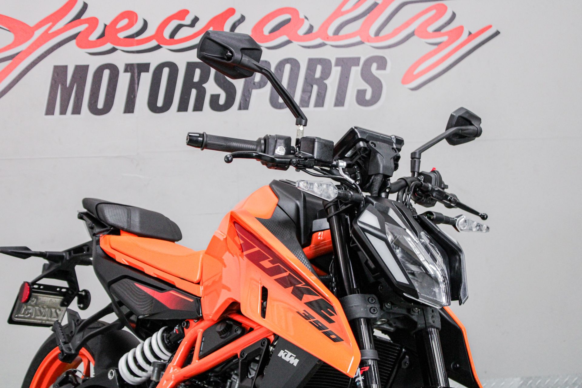 Front Right Zoomed In - Photo 14