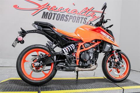 Lower Right Side Angle - Photo 15