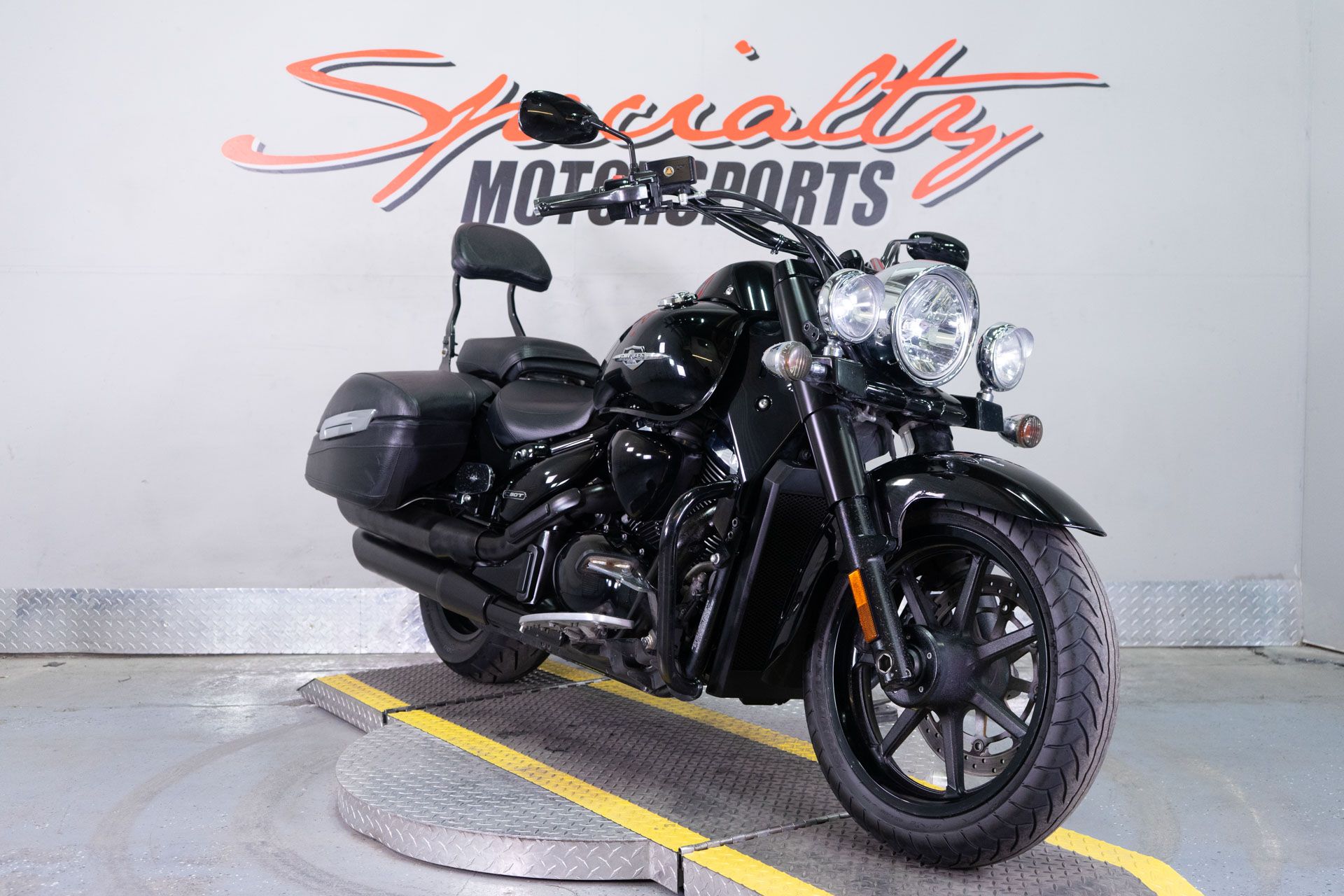 2013 Suzuki Boulevard C90 B.O.S.S. in Sacramento, California - Photo 2