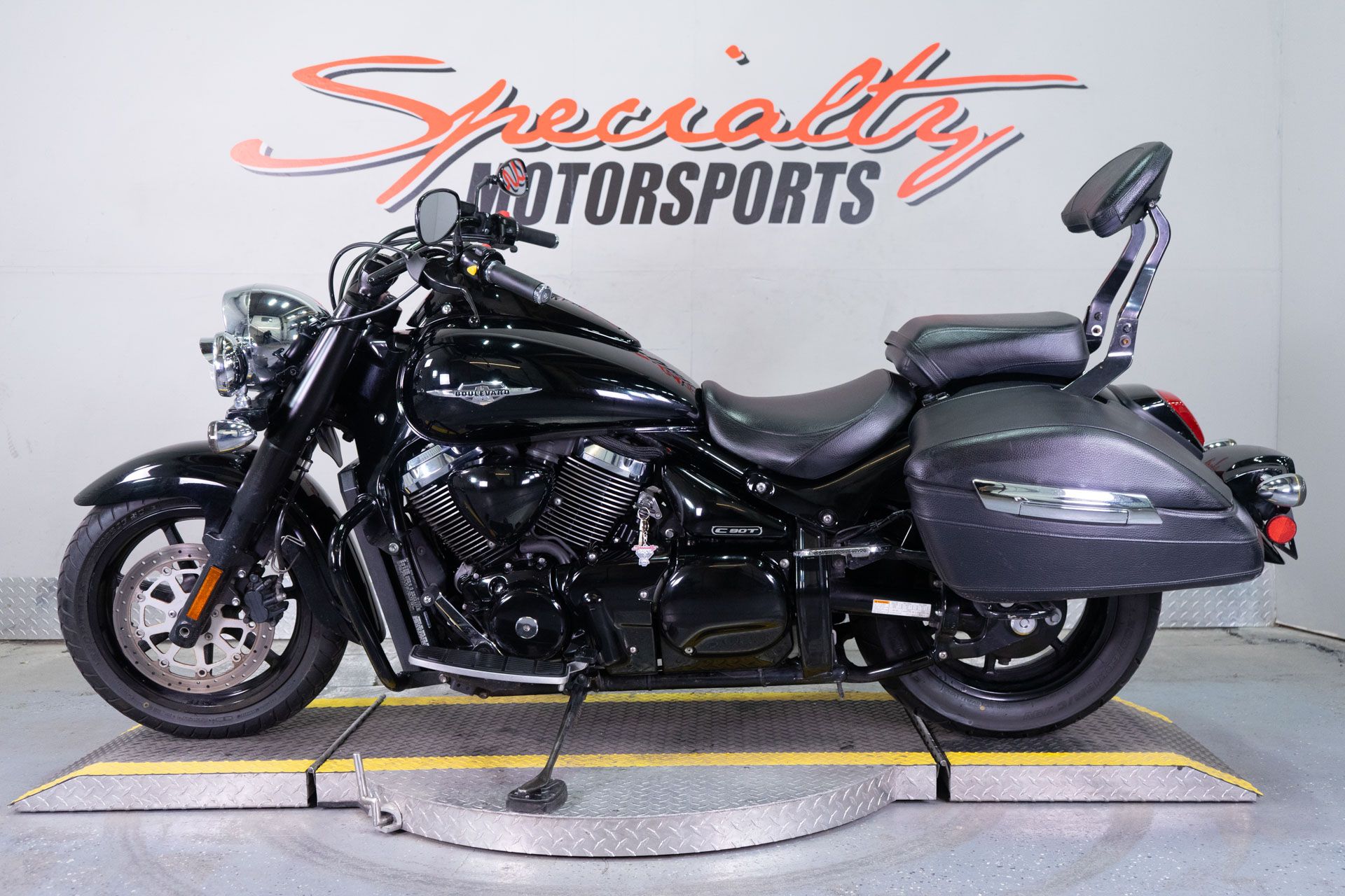 2013 Suzuki Boulevard C90 B.O.S.S. in Sacramento, California - Photo 4