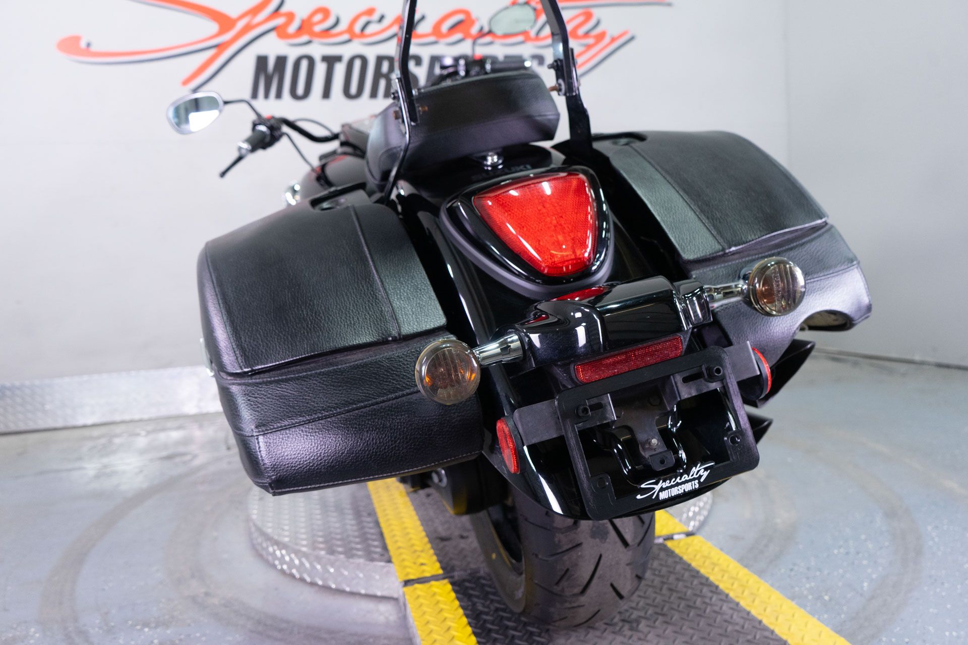 2013 Suzuki Boulevard C90 B.O.S.S. in Sacramento, California - Photo 13