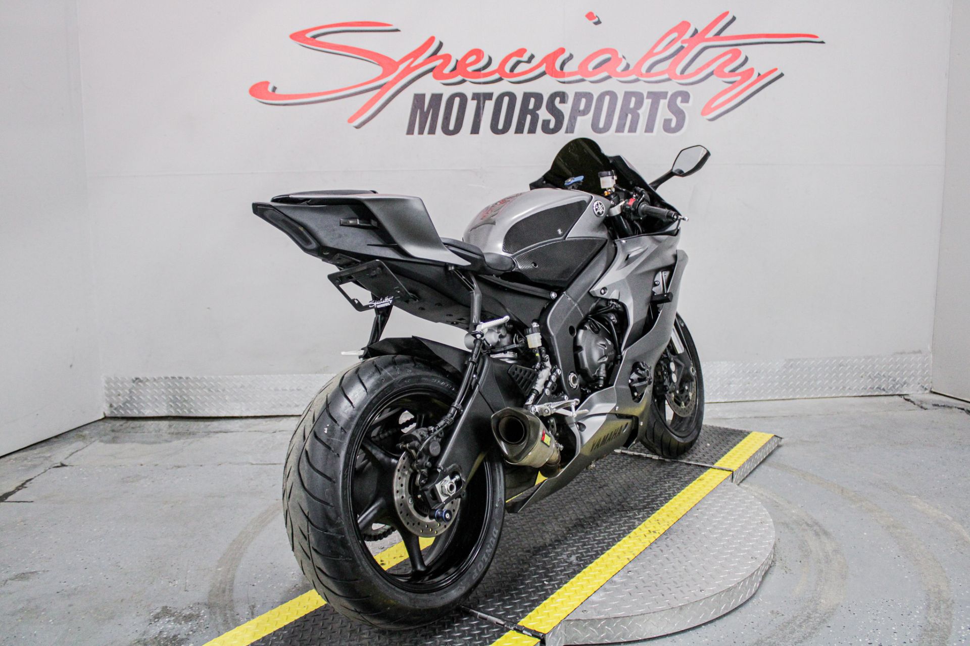 Rear Right Side Angle - Photo 5