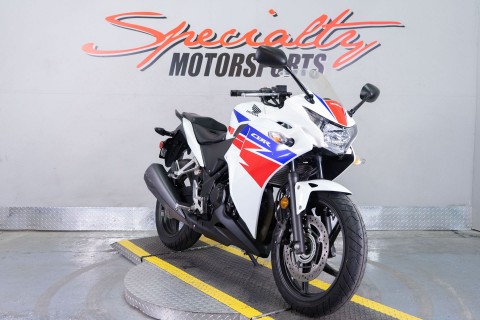 2013 Honda CBR®250R ABS in Sacramento, California - Photo 2
