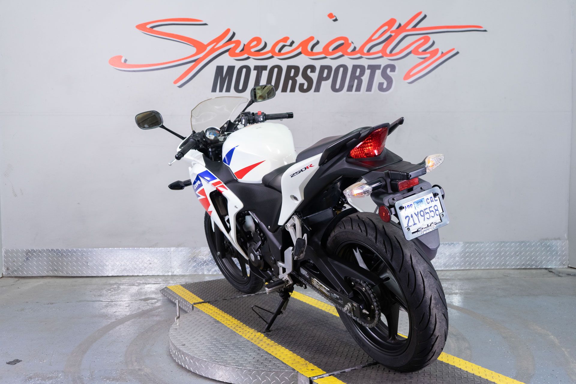 2013 Honda CBR®250R ABS in Sacramento, California - Photo 5
