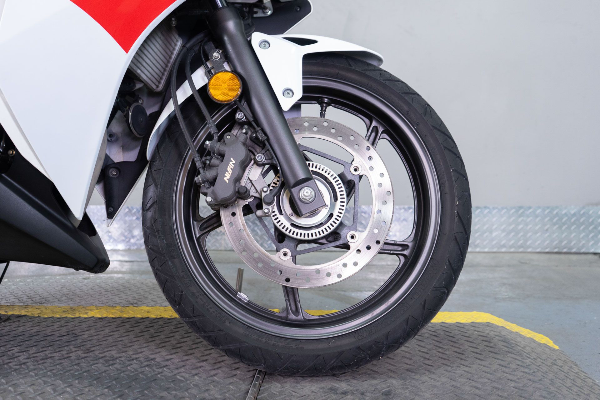 2013 Honda CBR®250R ABS in Sacramento, California - Photo 7