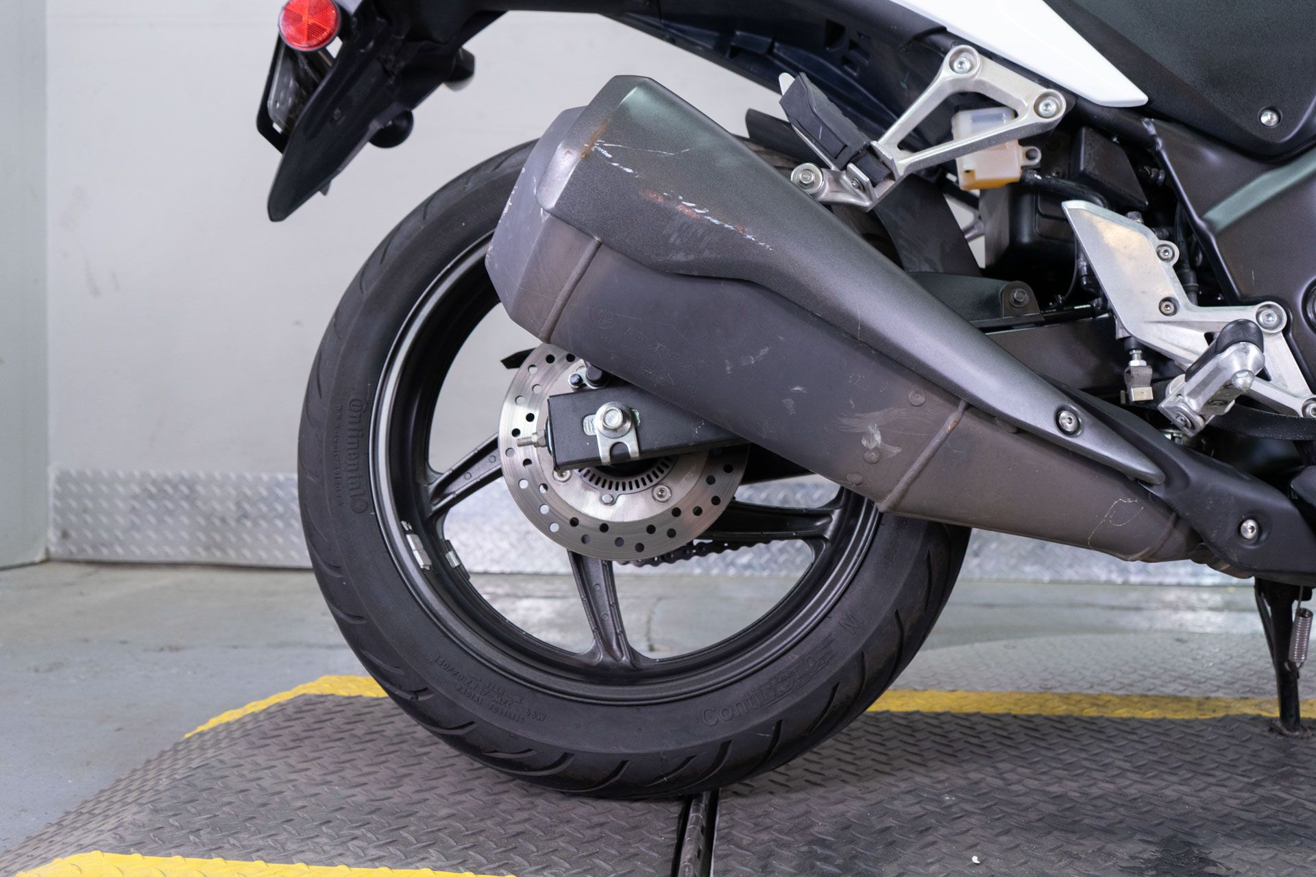 2013 Honda CBR®250R ABS in Sacramento, California - Photo 8